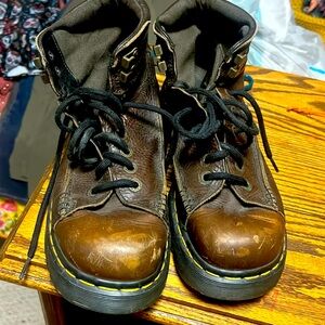 Dr Martens 8A18 brown boots